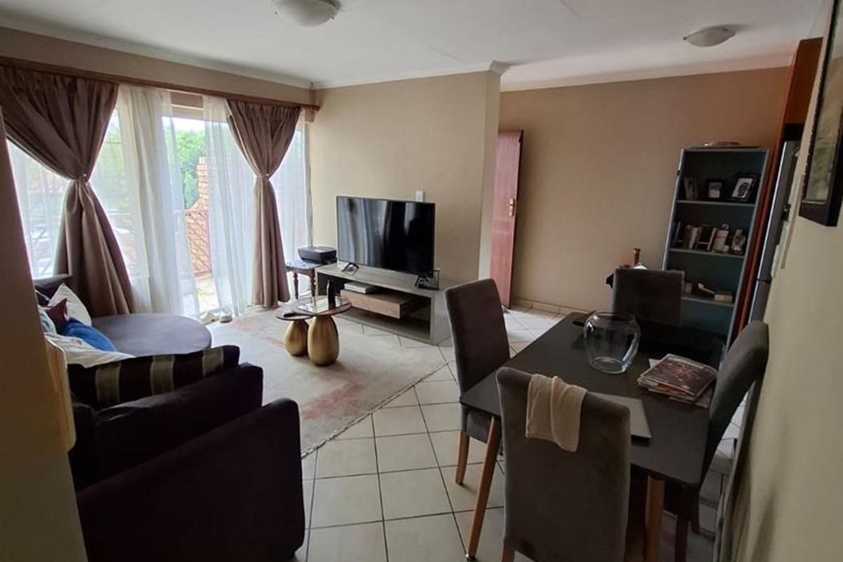 Lovely 2 bedroom unit in Faerie Glen - Photo 2