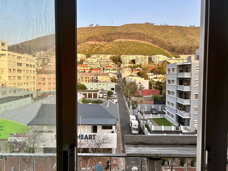 SPACIOUS DUPLEX  Available immediately - Unfurnished - Photo 2