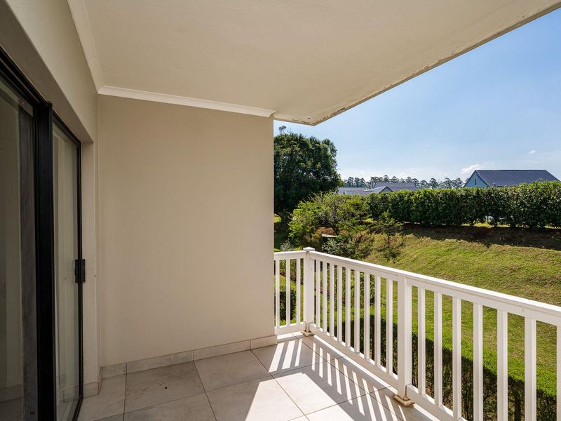 TURN KEY LOCK-UP & GO IN EVER POPULAR EMBERTON ESTATE! - Photo 6