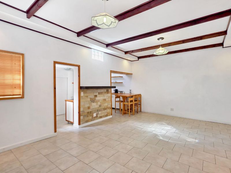 2 bedroom home in the heart of Bo-Kaap with mountain views - Photo 4