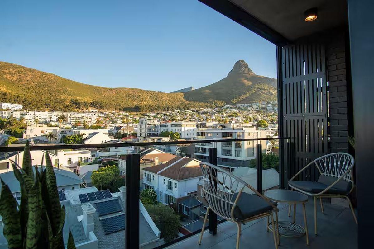 Stylish Apartment at Station House - Photo 4