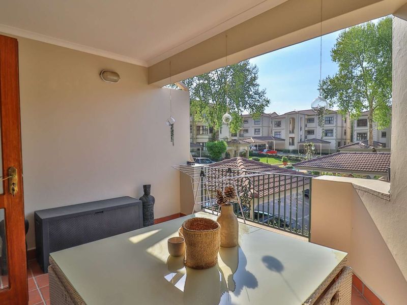 Lovely 2 bedroom, 2 bathroom available for sale in Bryanston - Photo 9