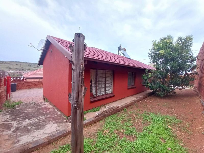 Three bedrooms house for sale in Atteridgeville - Photo 2