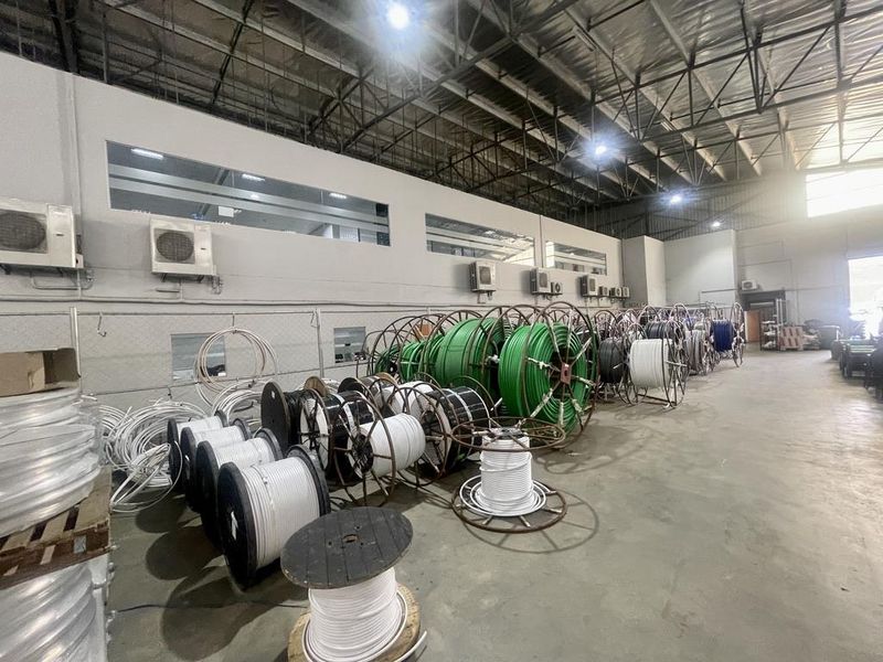 Hendra - Large 1,671m2 Warehouse To Let – Riverhorse Valley - Photo 3