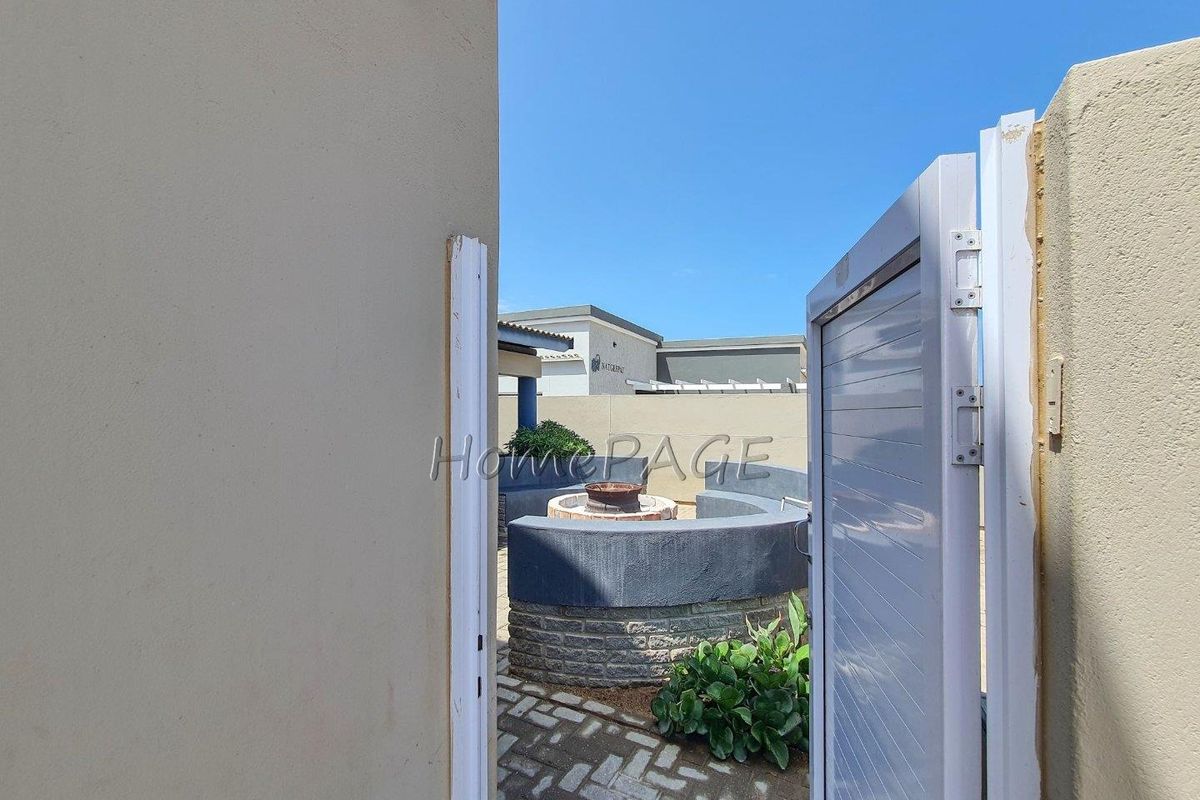 Ext 10, Henties Bay:  4 Bedr Family home in Established area is for Sale - Photo 4