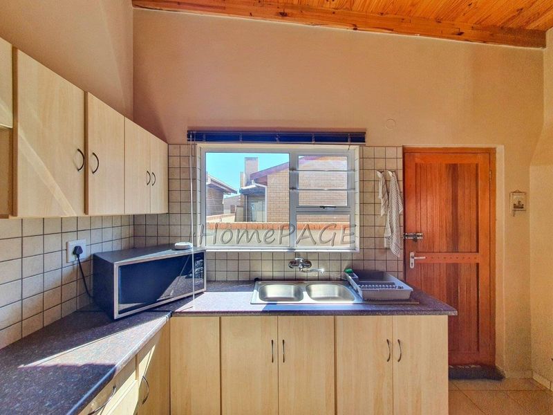 Ext 6, Henties Bay:  Neat rock face home in Spitzkoppe street with 2 flats - Photo 10