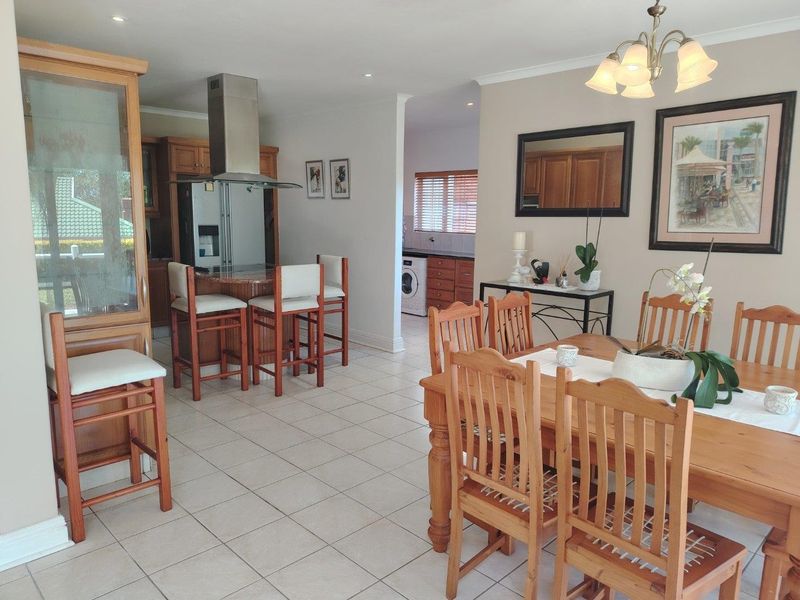 4-Bedroom Townhouse with Loft En Suite on the Prestigious Mt. Edgecombe Golf Estate - Photo 10