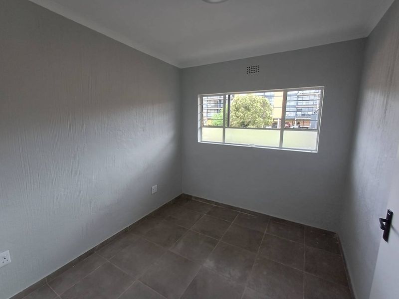 Newly Renovated 2-Bedroom, 1-Bathroom Unit - Photo 10