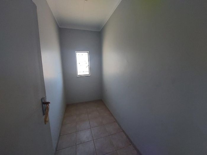 Property #2332222, House Sold in Pioniers Park