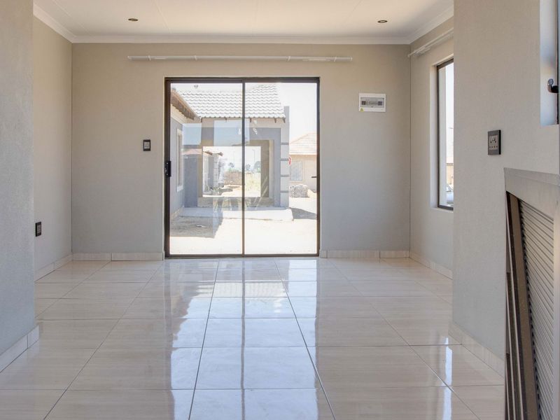 OFF PLAN NEW DEVELOPMENT, ALL COSTS INCLUDED, BUY DIRECT FROM THE DEVELOPER, FULL TITLE STANDS. NO DEPOSITS / 100% BONDS (dependent on client profile) (You may - Photo 9