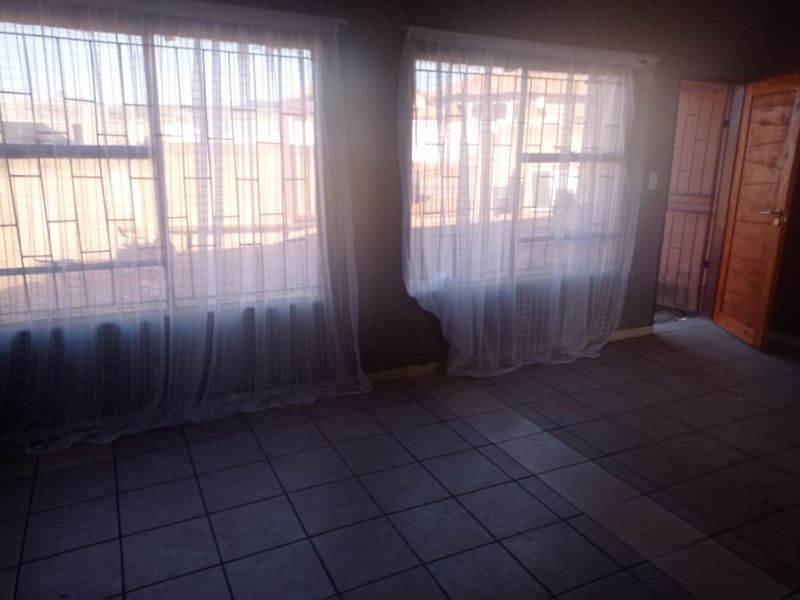 4 bedrooms house for sale in Soshanguve SS - Photo 7