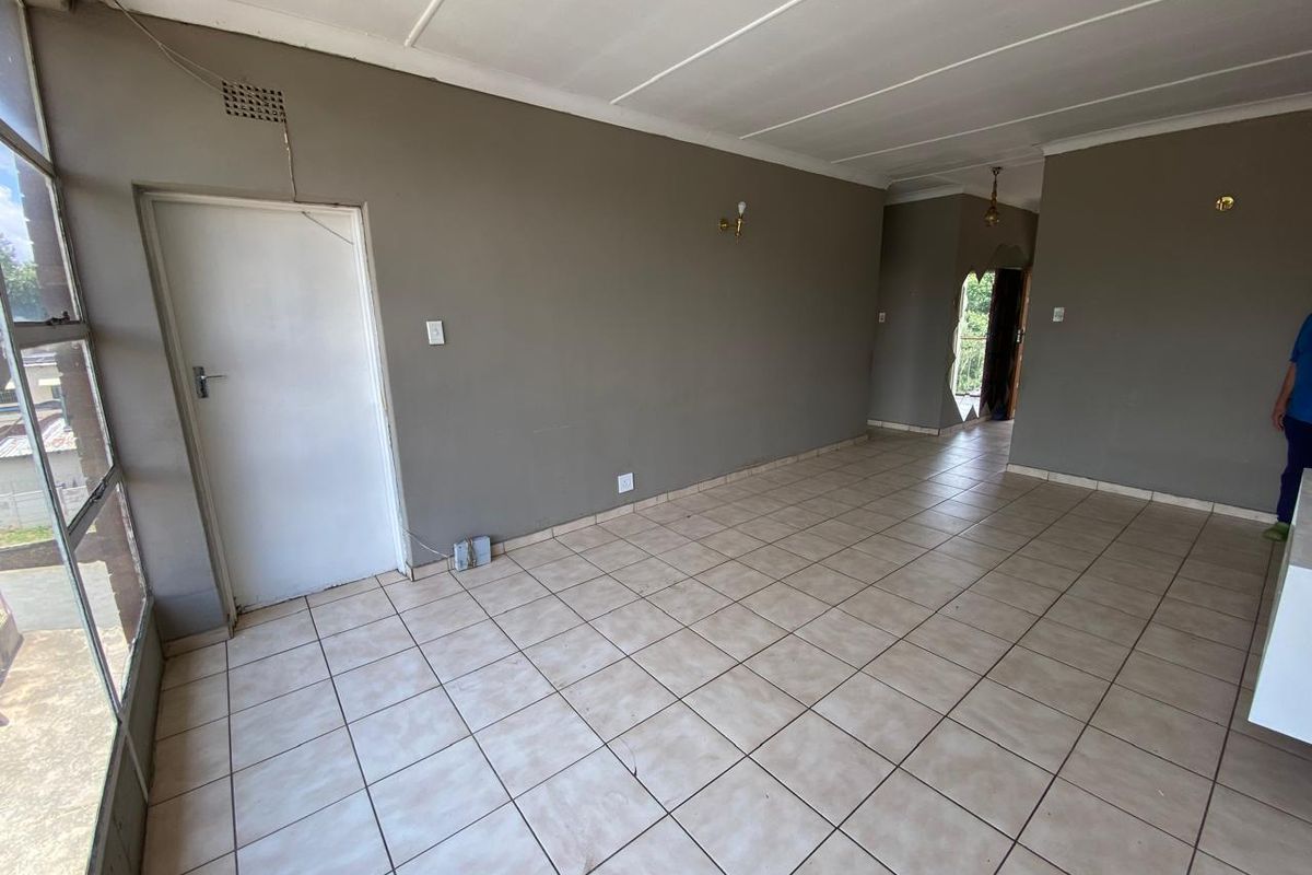Cozy 2-bedroom spacious apartment for sale in Florida Lake - Photo 5