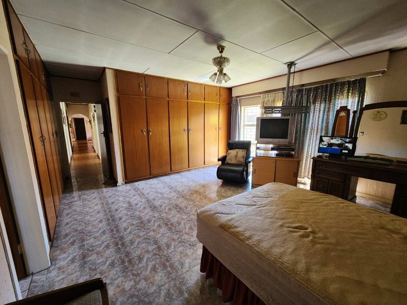 The perfect extra-large family home. - Photo 6