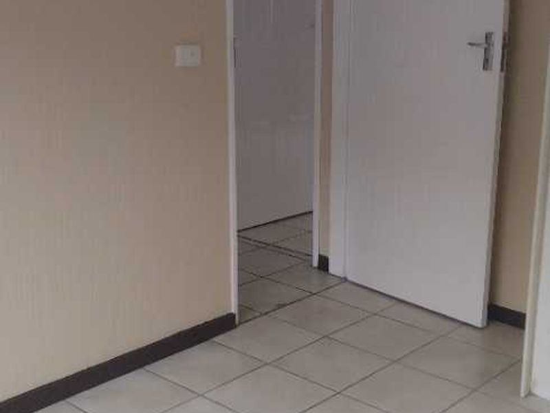 2 bed,1 bath ground floor unit for sale - Photo 10