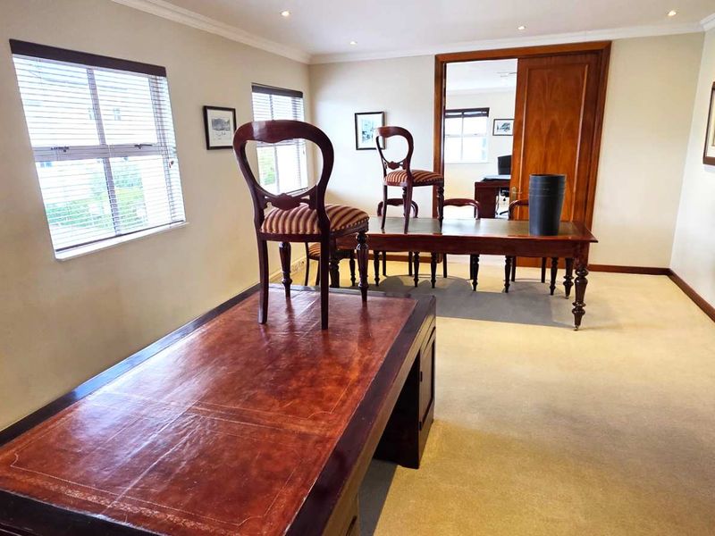 Stunning First Floor Office in Steenberg Office Park - Photo 6