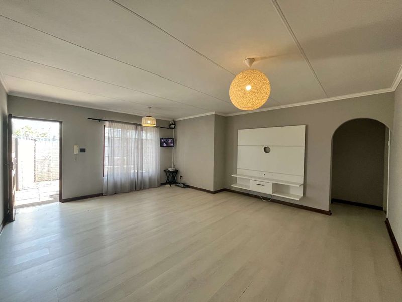 Hendra - Sunningdale 3 Bedroom simplex for Sale - Photo 4