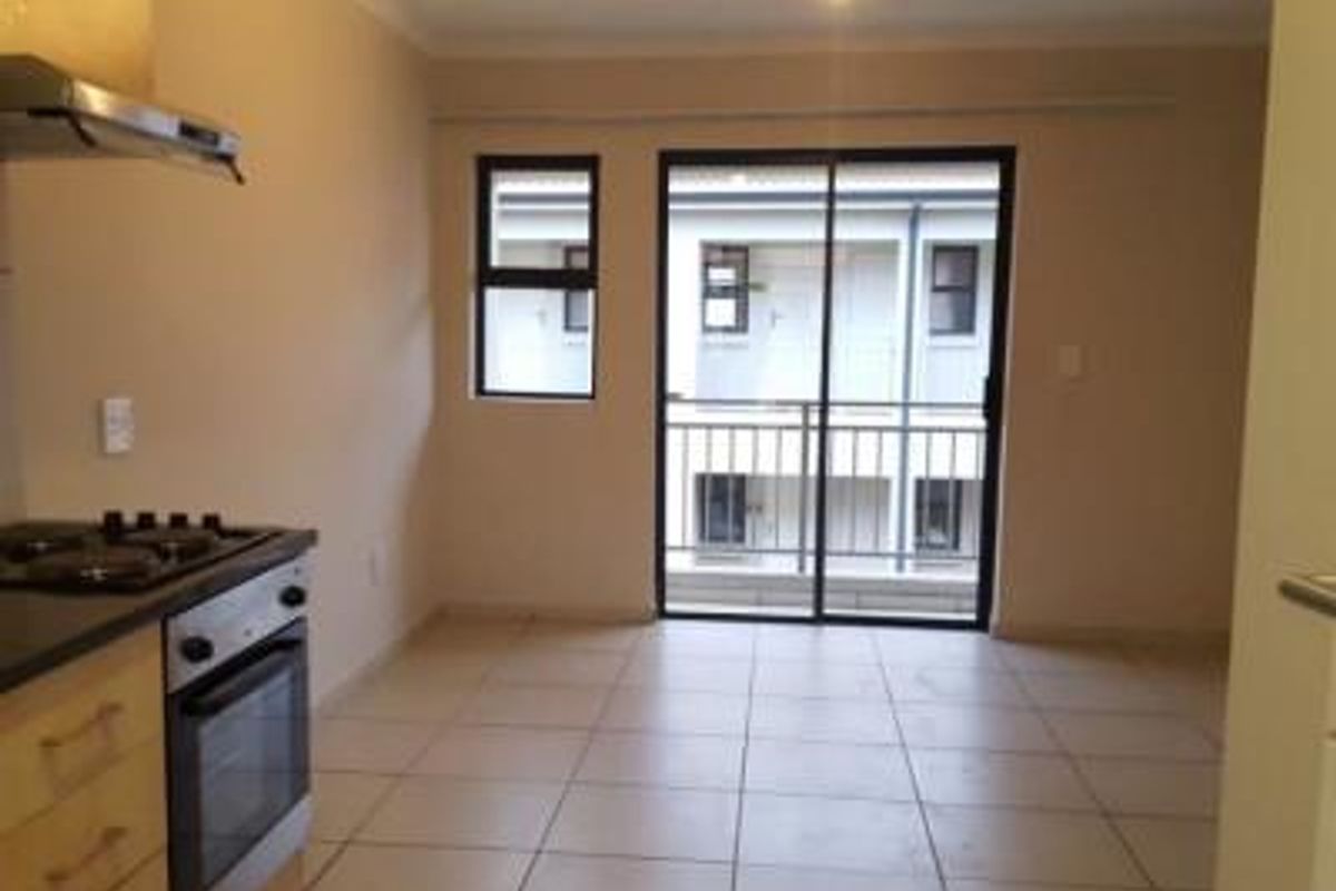 First Time Home Buyer's Townhouse - Photo 3