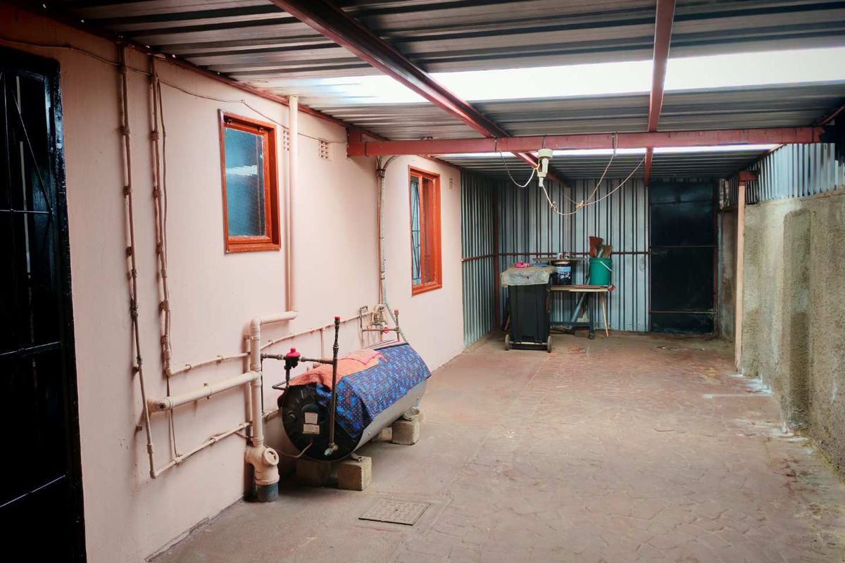 Your Perfect Family Home is Here! - Photo 2