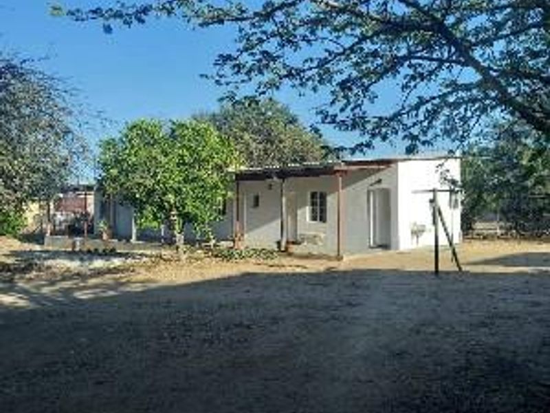 Versatile Property in Omaruru - Photo 2