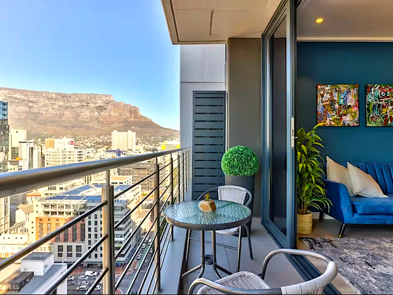 Where Style Meets Performance - 16 on Bree Studio - Photo 2