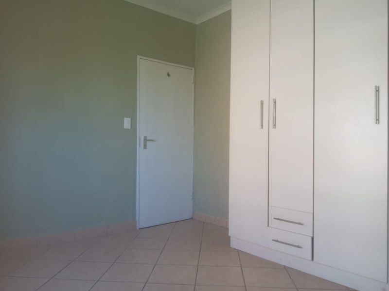 TWO BEDROOM TOWNHOUSE FOR SALE IN DAWN PARK - Photo 8