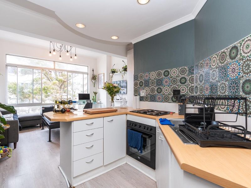 Art Deco one bedroom with Lions head view - Photo 9