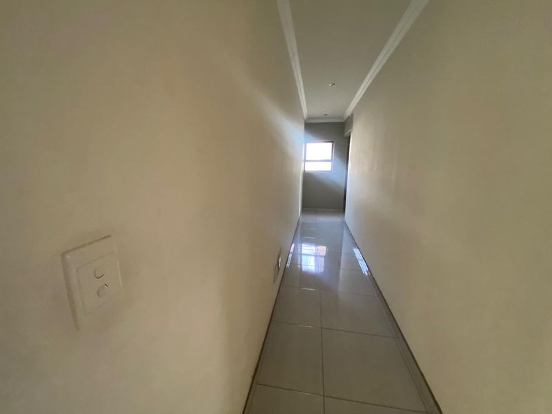 Three Bedroom House for Sale - Photo 10