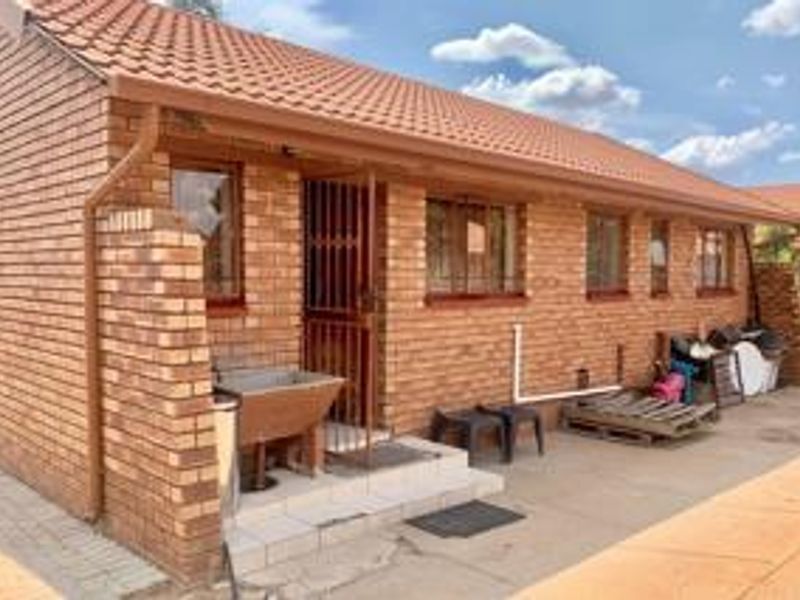 3 bedrooms house for sale in Soshanguve AA - Photo 2