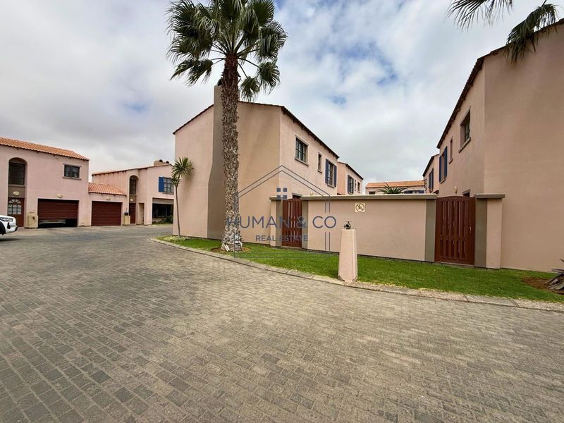 Great Investment Opportunity in Fairway Estate - Photo 2
