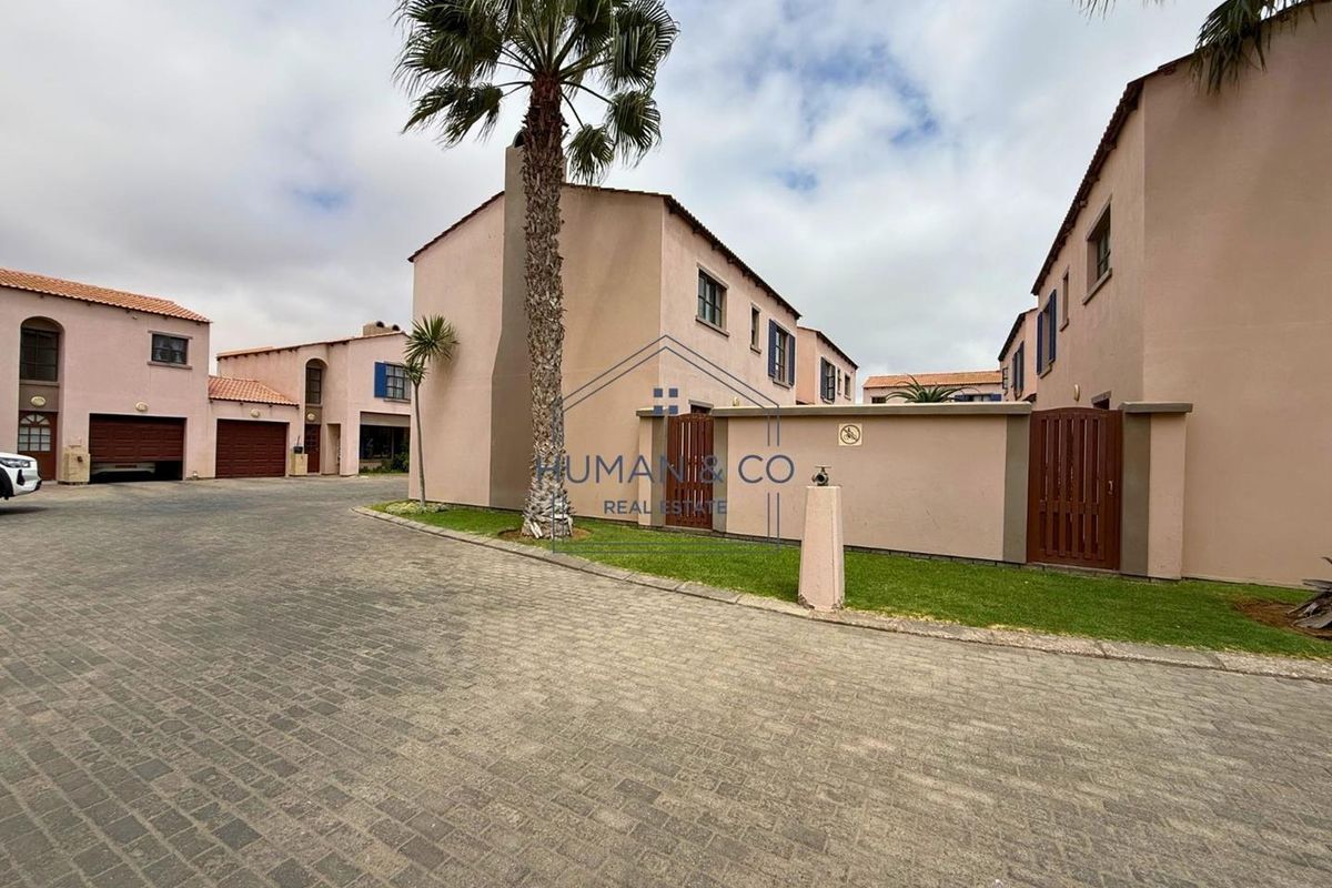 Great Investment Opportunity in Fairway Estate - Photo 2