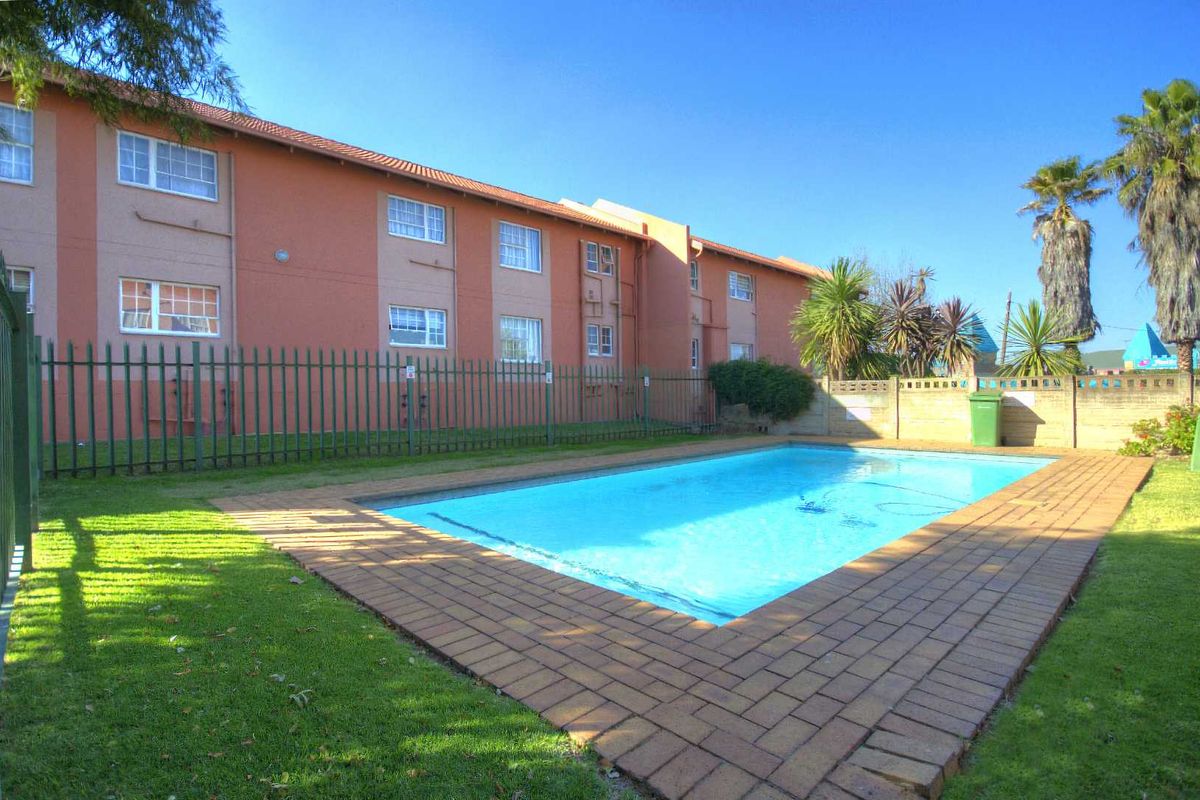 2 bedroom Ground floor unit! - Photo 3