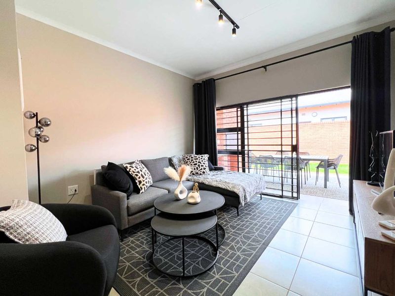 Exceptional living meets modern convenience in the heart of Rietvalleirand. - Photo 7