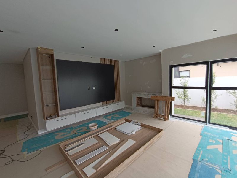 MIDSTREAM HEIGHTS - 5 BEDROOM HOUSE WITH 6 ENTERTAINING AREAS - Photo 6