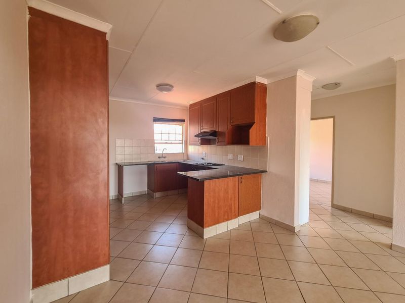 Loadshedding free area - A perfect lock up and go! - Photo 3