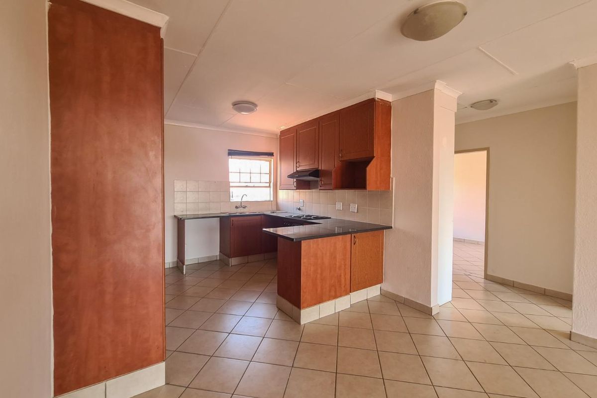 Loadshedding free area - A perfect lock up and go! - Photo 3
