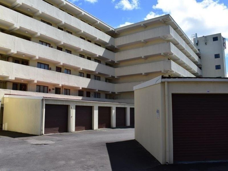 UNIQUIE (94 SQM) (1ST FLOOR FLAT) WITH 2 LOUNGES, OPEN BALCONY &amp; GARAGE. - Photo 3
