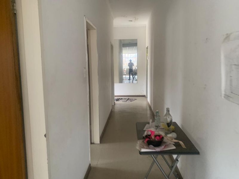 700 square mitre under roof of commercial building in the heart of Johonnesburg - Photo 10