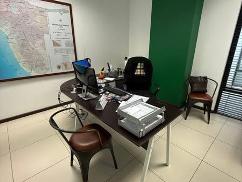 Central- For Sale- N$2 600 000 - Photo 5