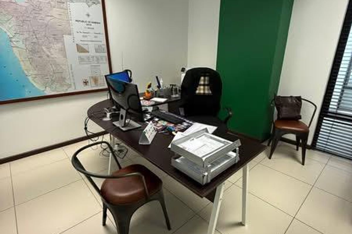 Central- For Sale- N$2 600 000 - Photo 5