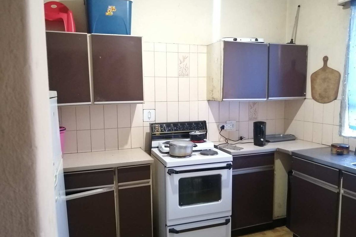 Ideal investment opportunity in Sunnyside - Photo 2