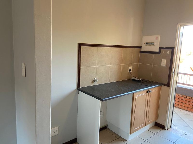 Discover Modern Comfort: Ideal First Home or Investment - Photo 3