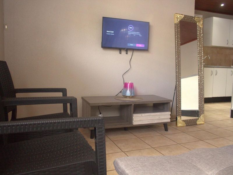 1 Bedroom Garden Cottage For Rent In Brackendowns - Photo 4