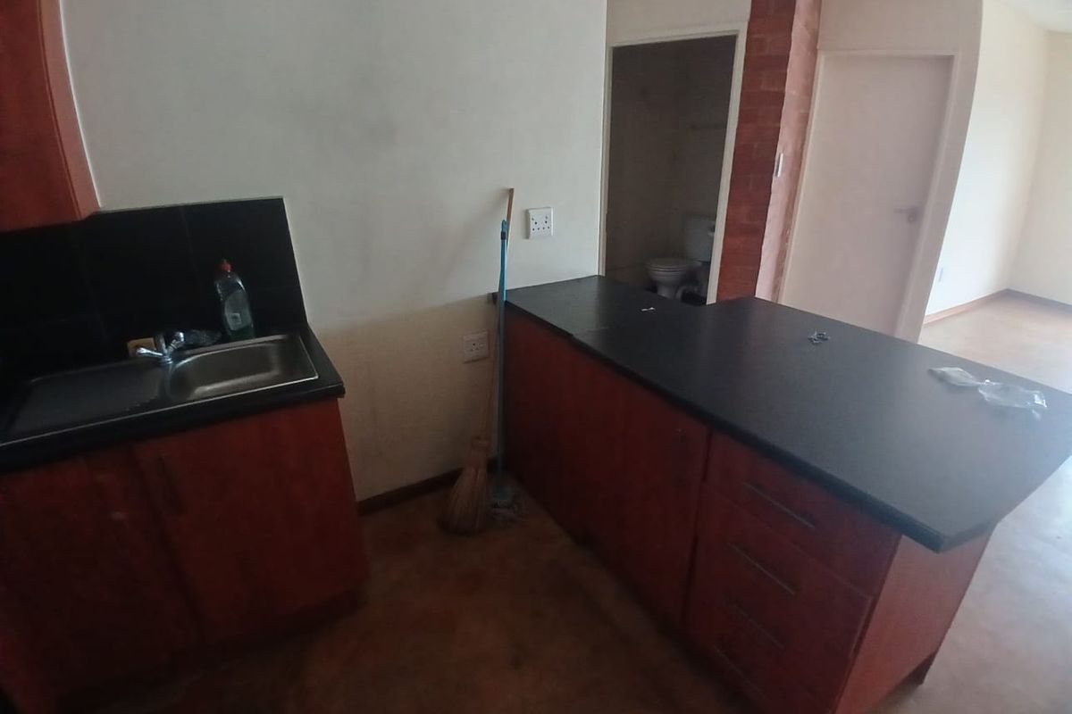 ROOM TO RENT IN SHARED APARTMENT - Photo 5