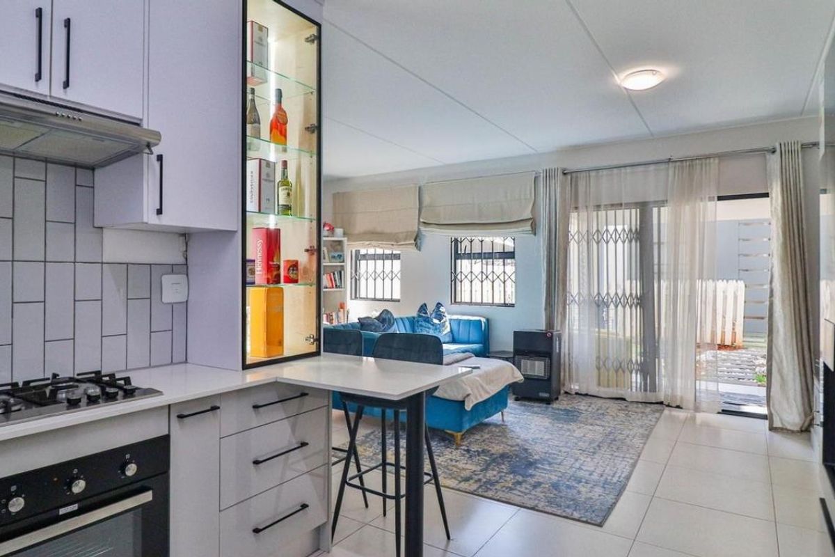 Townhouse For Sale in Brentwood Park AH, Kempton Park - Photo 5