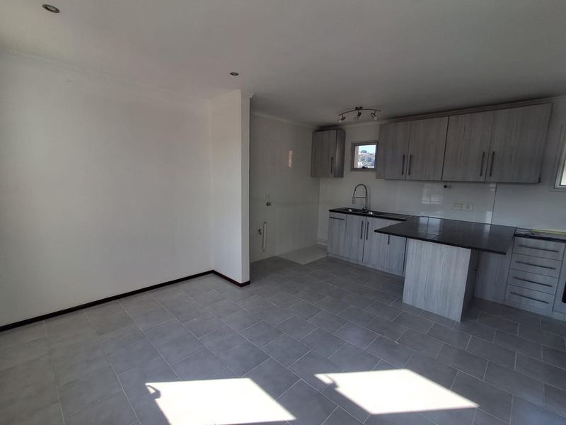 YOUR PERFECT LOCK-UP-AND-GO IN GLENANDA - Photo 4