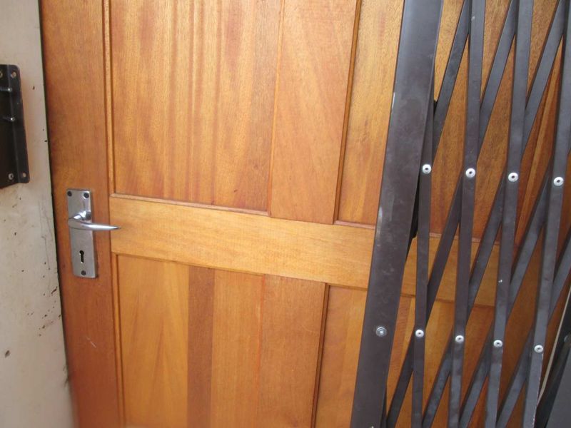 VERY BEAUTIFUL , NEAT AND CLEAN [2.5 ] TWO AND HALF BEDROOMS APARTMENT FOR SALE IN SUNNYSIDE  BARGAIN - Photo 5