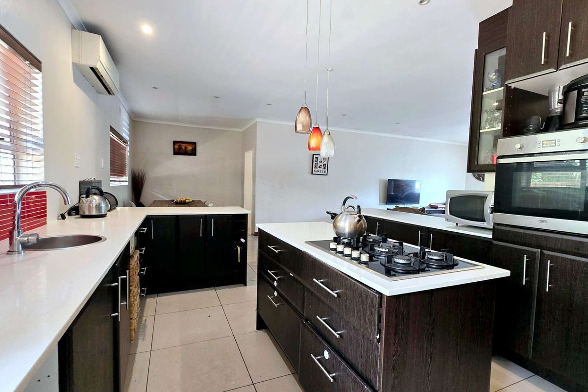 Spacious Family Living Meets Modern Off-Grid Convenience in Meyerspark - Photo 5