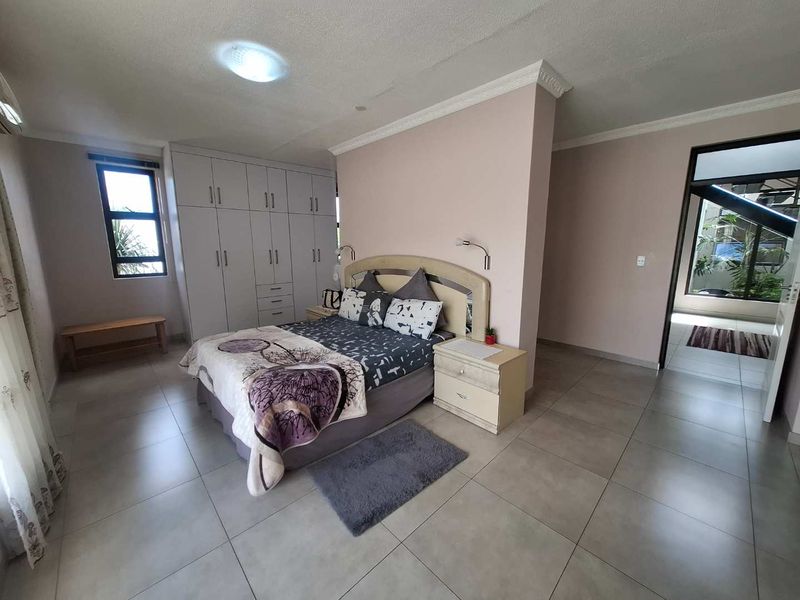 Massive home - Photo 9