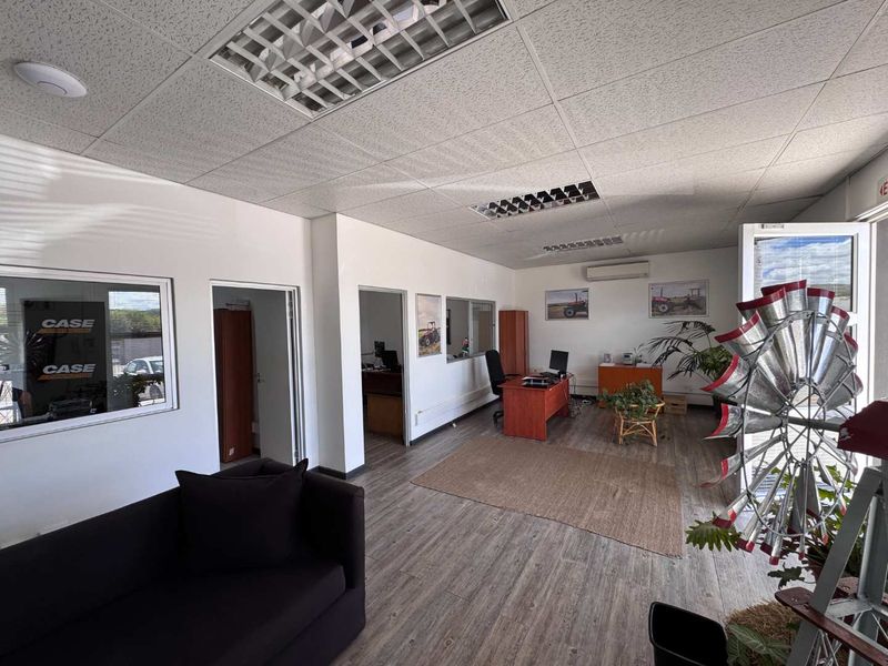 Warehouse To Let In Northern Industrial NAD 75 000 Excluding VAT - Photo 2