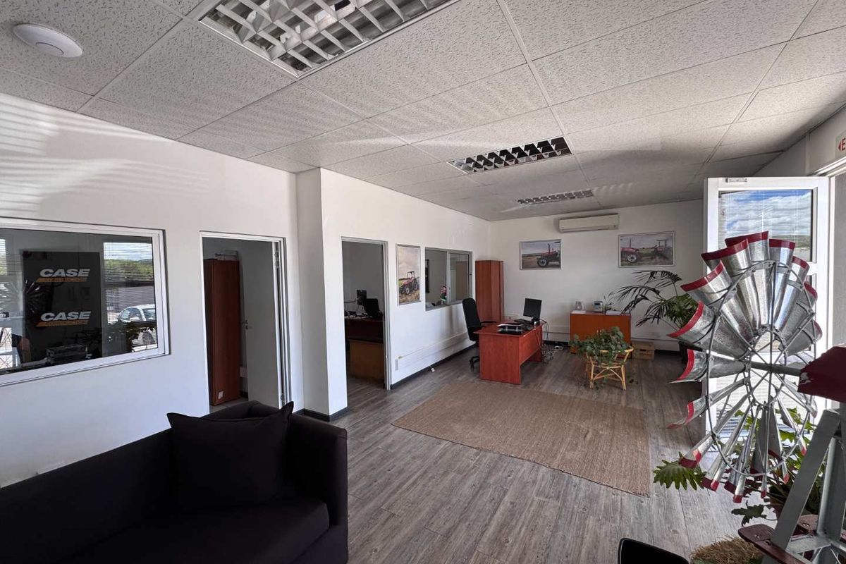 Warehouse To Let In Northern Industrial NAD 75 000 Excluding VAT - Photo 2